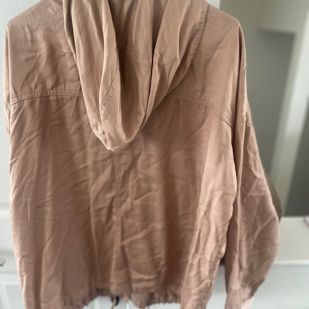 Women's Jacket - Picture 8 of 11
